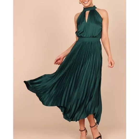 #20❤️ New with tags Petal & Pup Dominique dress in Emerald - Picture 2 of 3